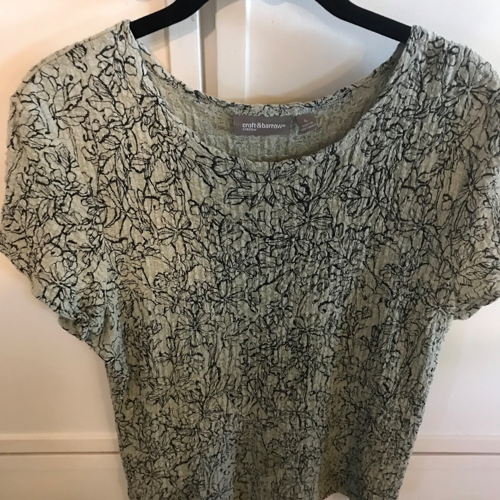 Croft and Barrow scoop neck cap sleeve pullover